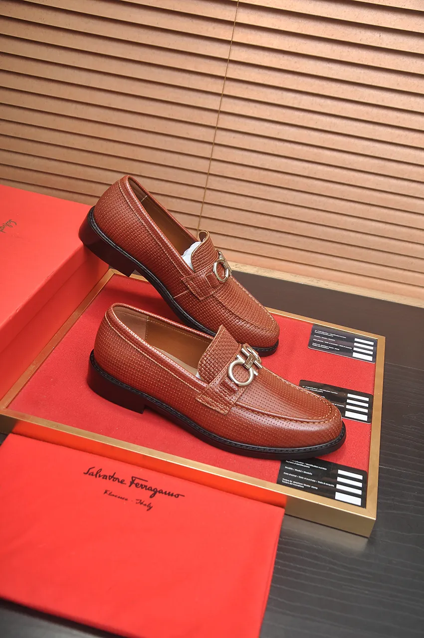 Men's shoes 💰460💶 [Ferragamo/Ferragamo] The latest model in the counter. Original imported open-sided high-quality cowhide hand-woven + imported 🐂 cowhide + original luxury metal buckle + original combined outsole. Comparison without pressure 38--45 (45 custom-made)